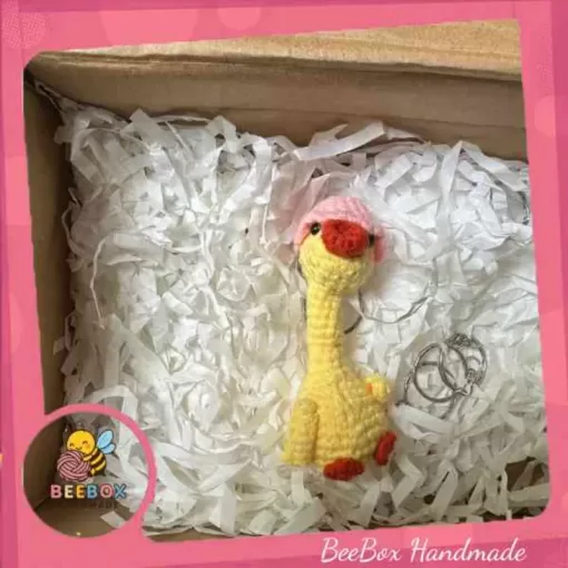 Móc khóa gà cổ dài–Món phụ kiện handmade siêu lầy lội