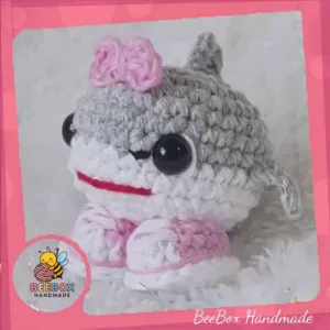 Móc Khóa Cá Mập Hồng – Phụ Kiện Độc Lạ, Cực Cute Từ BeeBoxHandmade