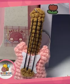 Cây đàn len móc khoá nhỏ gọn